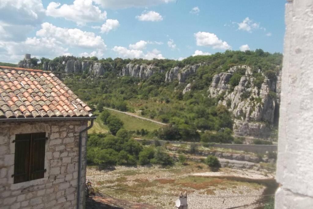 Maison Pierre Et Voute Au Coeur Du Village Balazuc Εξωτερικό φωτογραφία