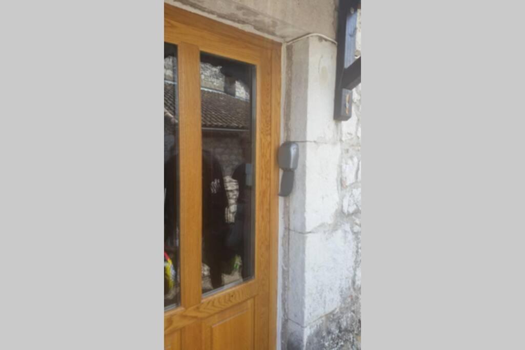Maison Pierre Et Voute Au Coeur Du Village Balazuc Εξωτερικό φωτογραφία