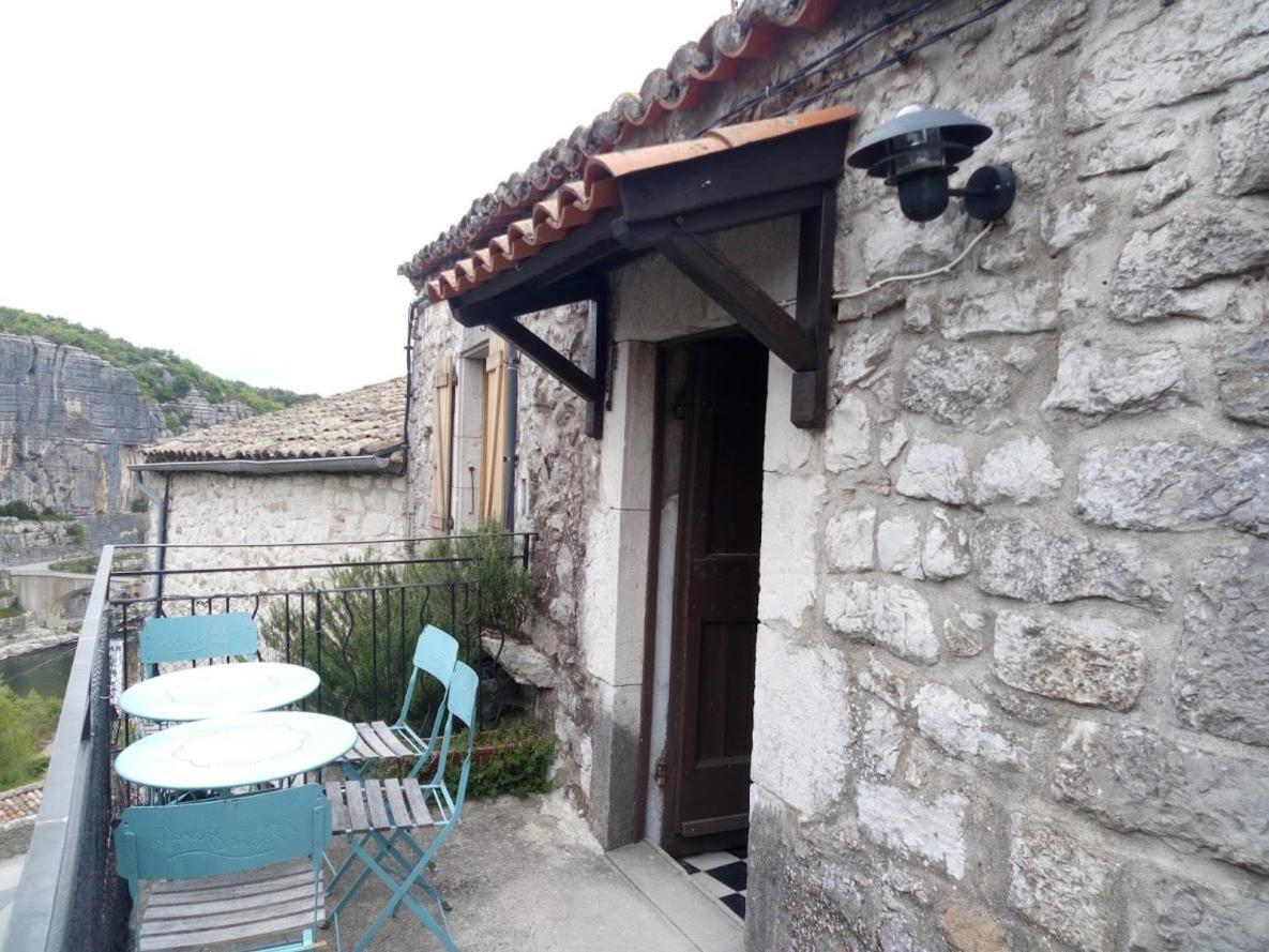 Maison Pierre Et Voute Au Coeur Du Village Balazuc Εξωτερικό φωτογραφία