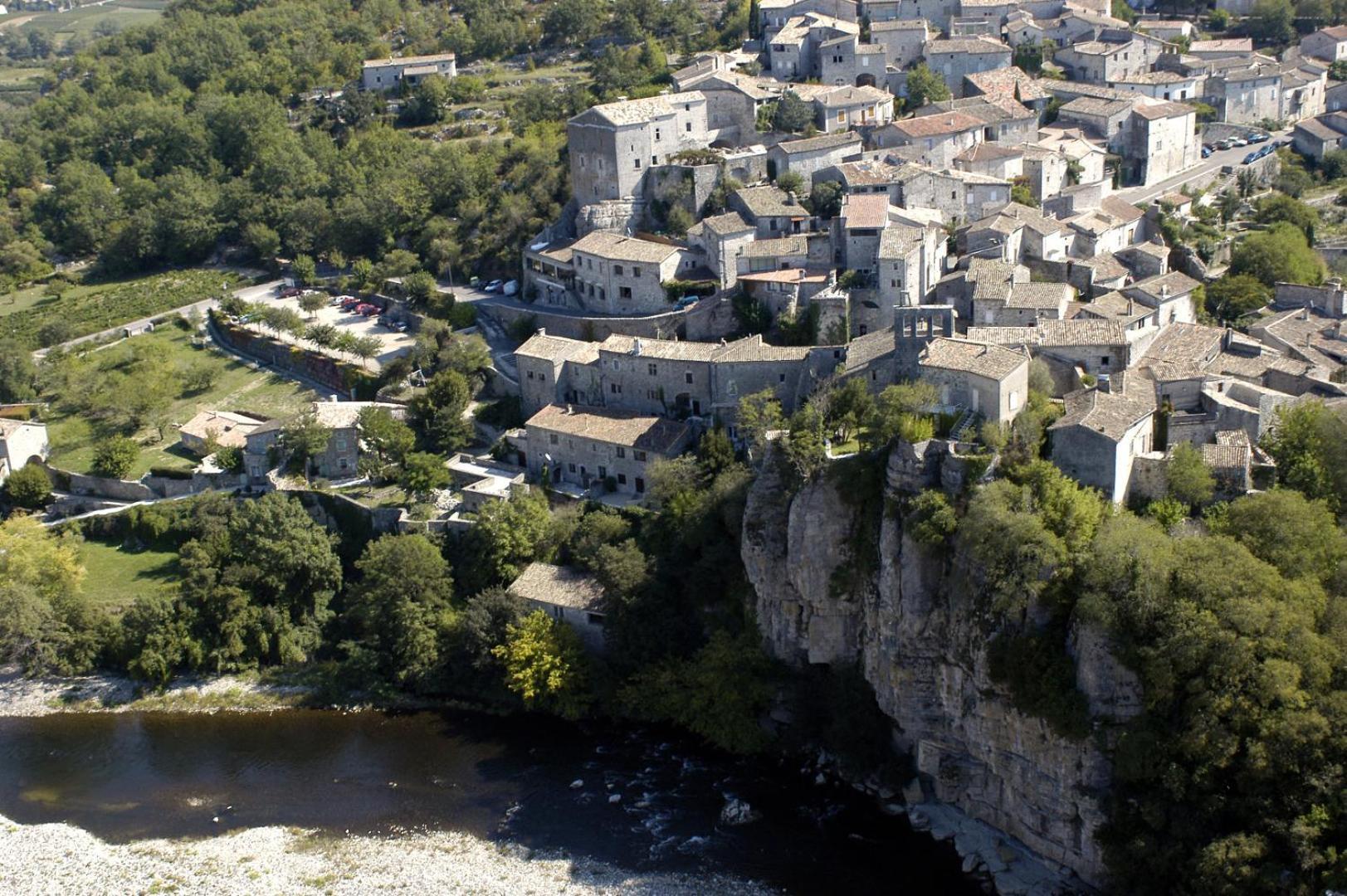 Maison Pierre Et Voute Au Coeur Du Village Balazuc Εξωτερικό φωτογραφία