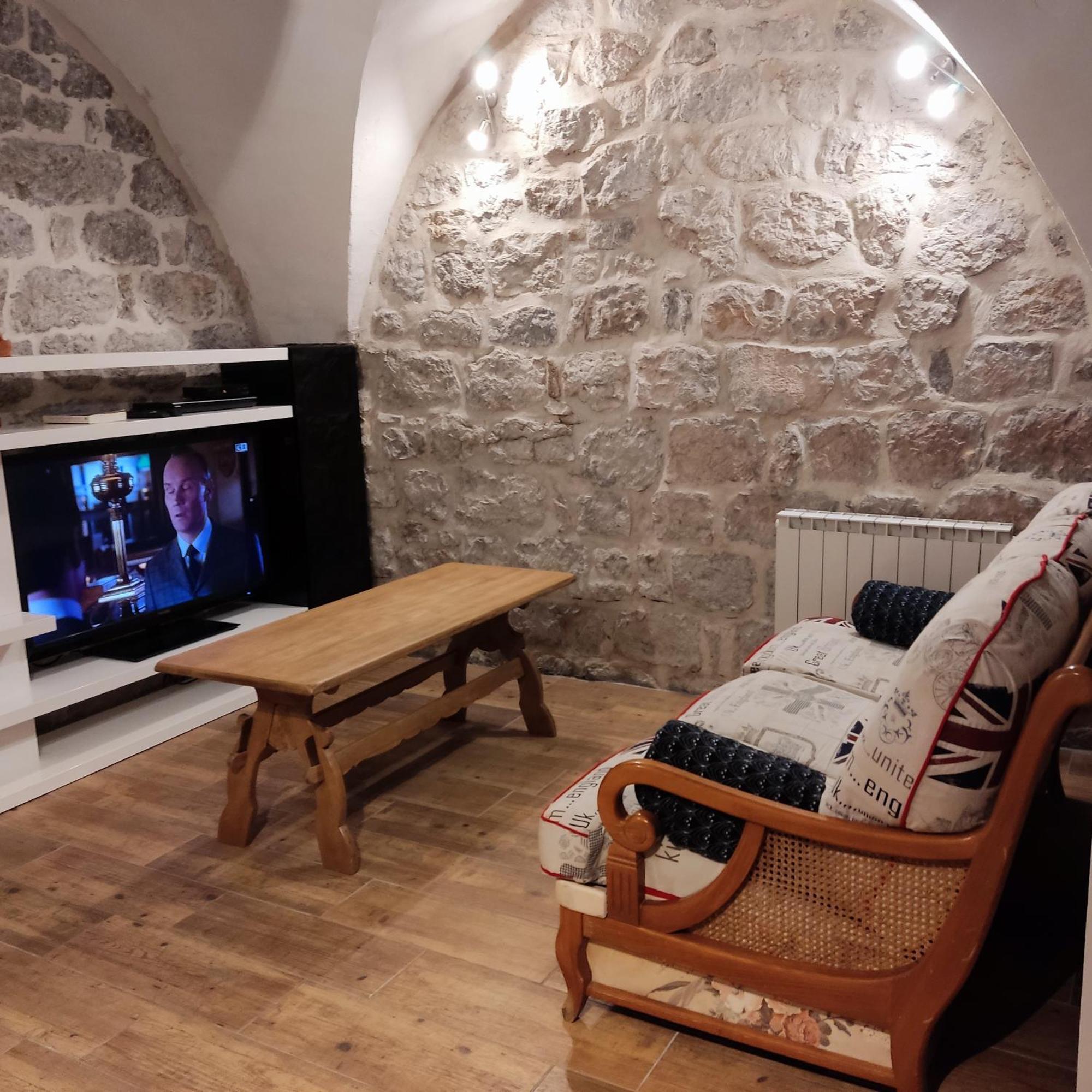 Maison Pierre Et Voute Au Coeur Du Village Balazuc Εξωτερικό φωτογραφία