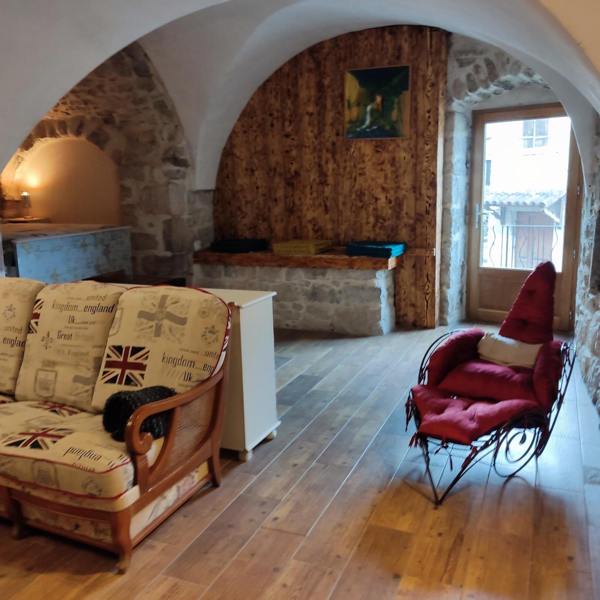 Maison Pierre Et Voute Au Coeur Du Village Balazuc Εξωτερικό φωτογραφία