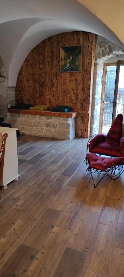 Maison Pierre Et Voute Au Coeur Du Village Balazuc Εξωτερικό φωτογραφία